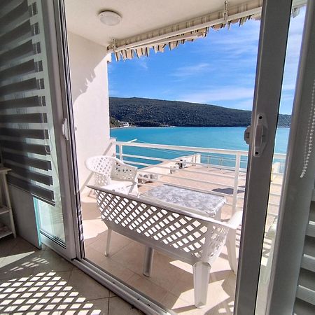 Seaside Apartment Kruce 울친 외부 사진