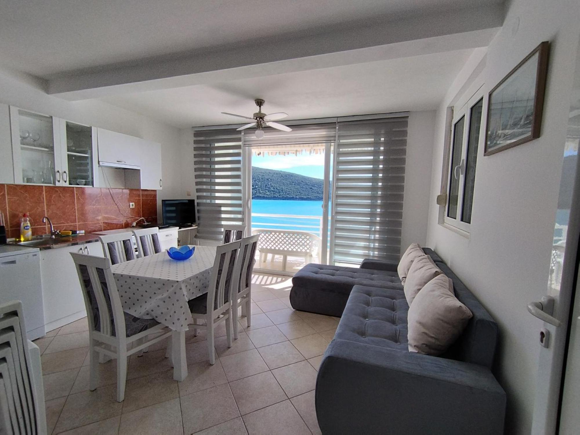 Seaside Apartment Kruce 울친 외부 사진