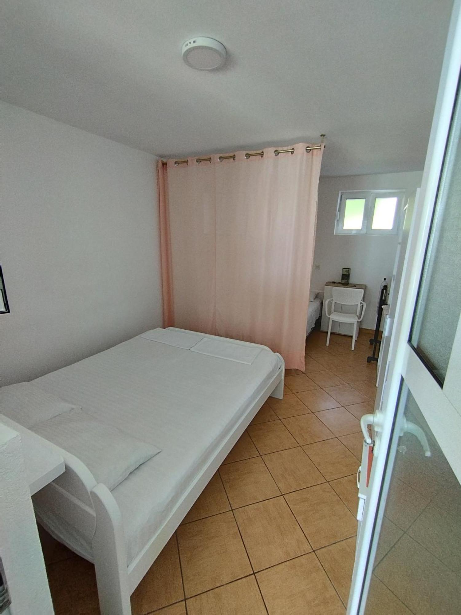 Seaside Apartment Kruce 울친 외부 사진