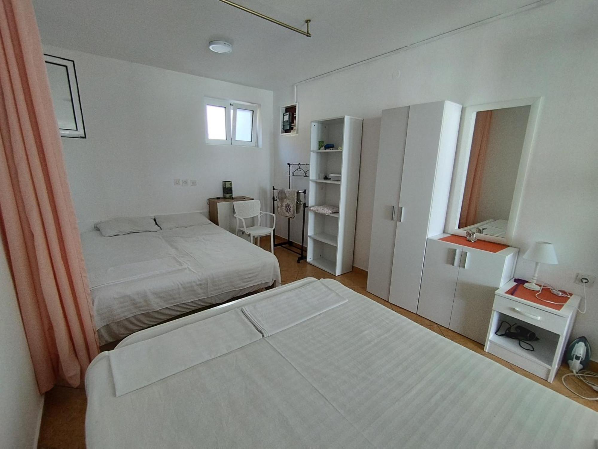 Seaside Apartment Kruce 울친 외부 사진
