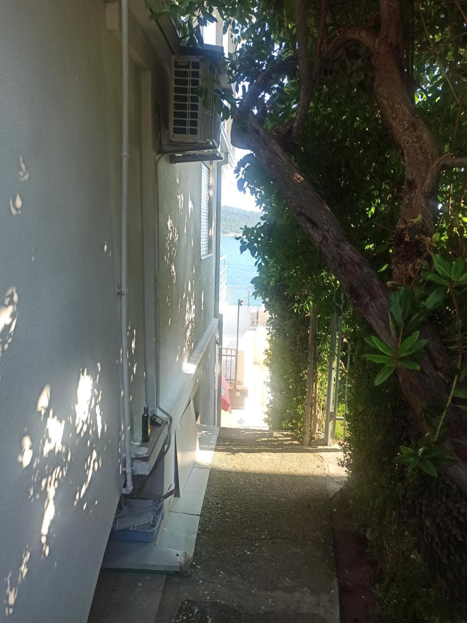 Seaside Apartment Kruce 울친 외부 사진