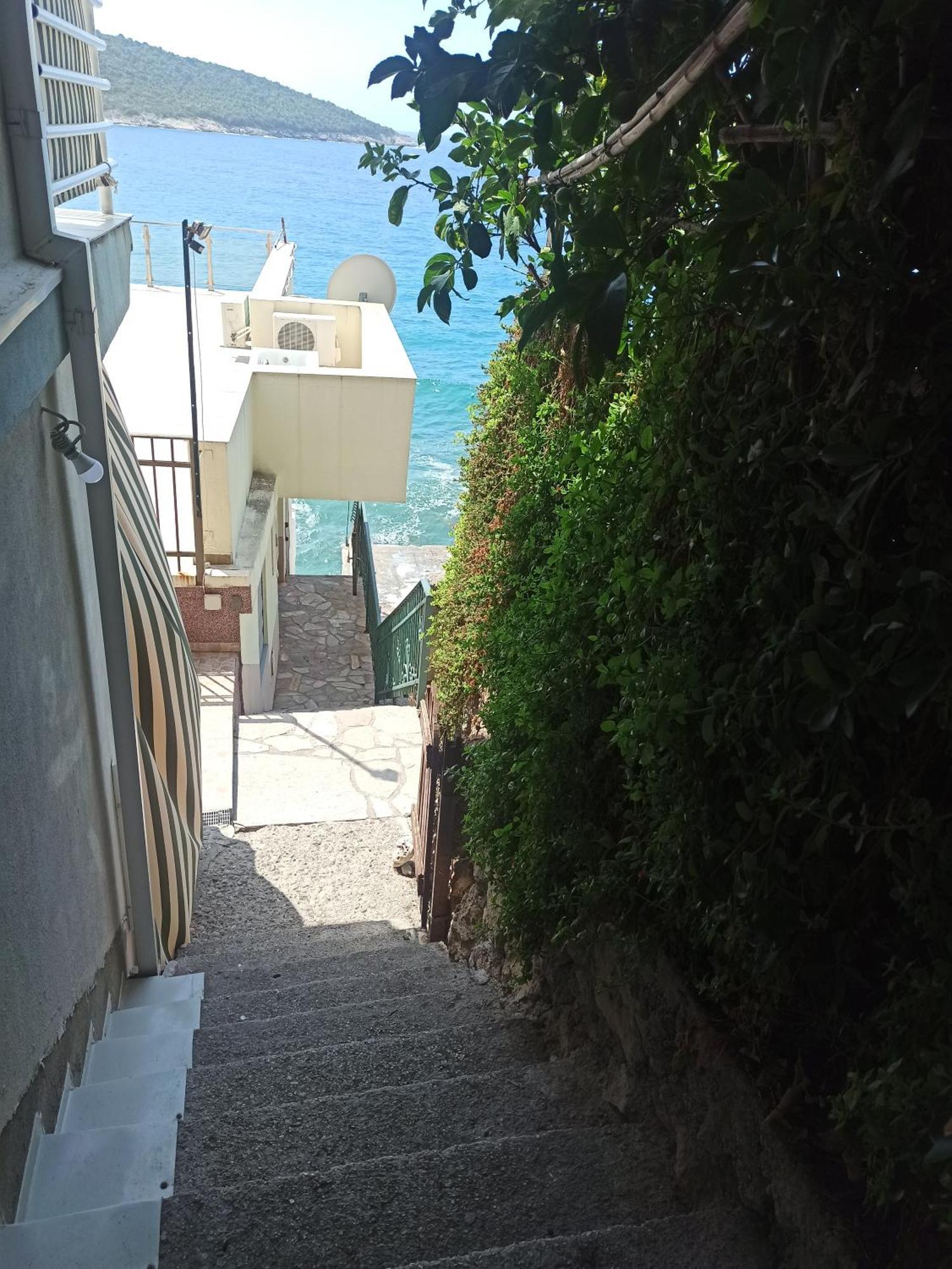 Seaside Apartment Kruce 울친 외부 사진