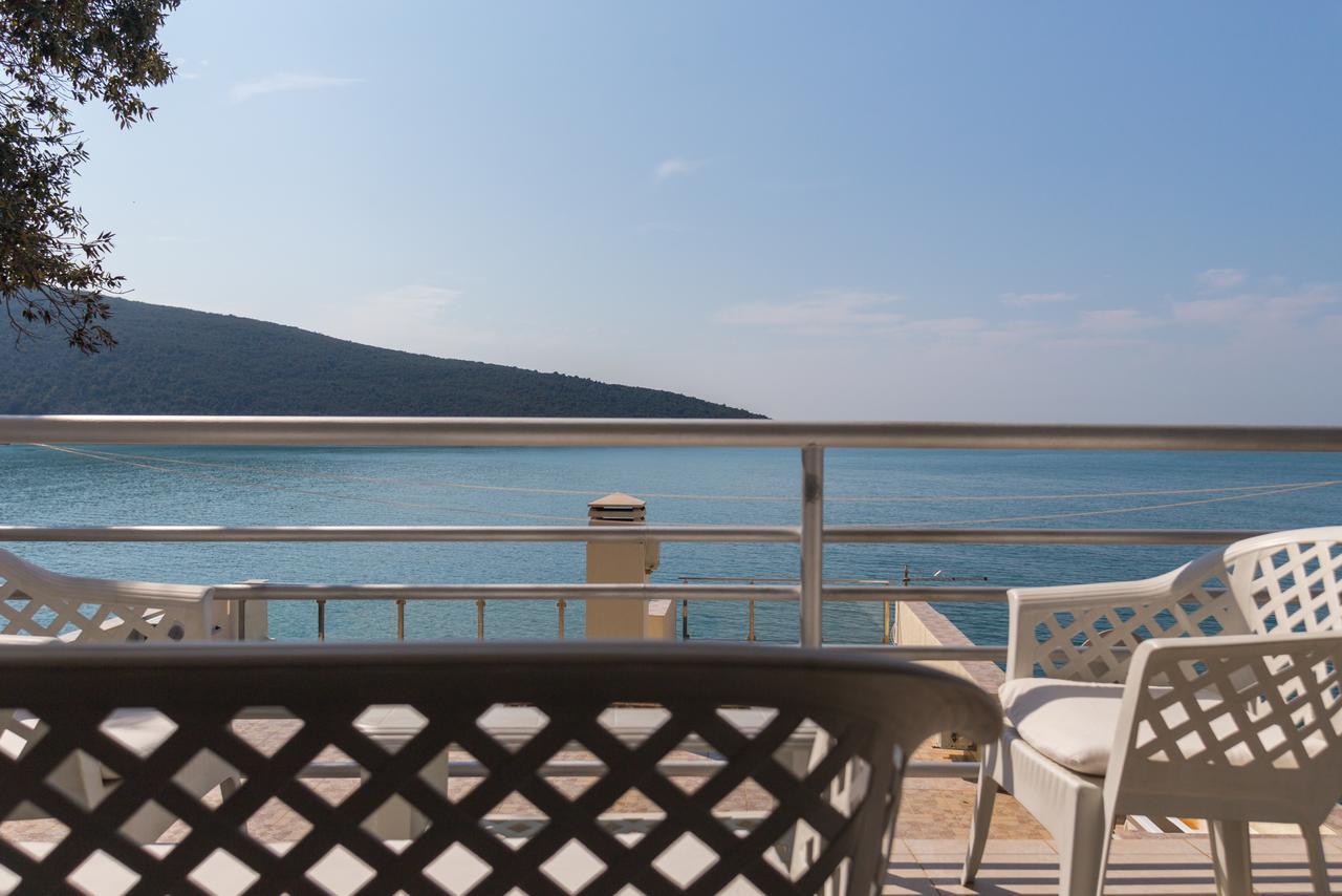 Seaside Apartment Kruce 울친 외부 사진