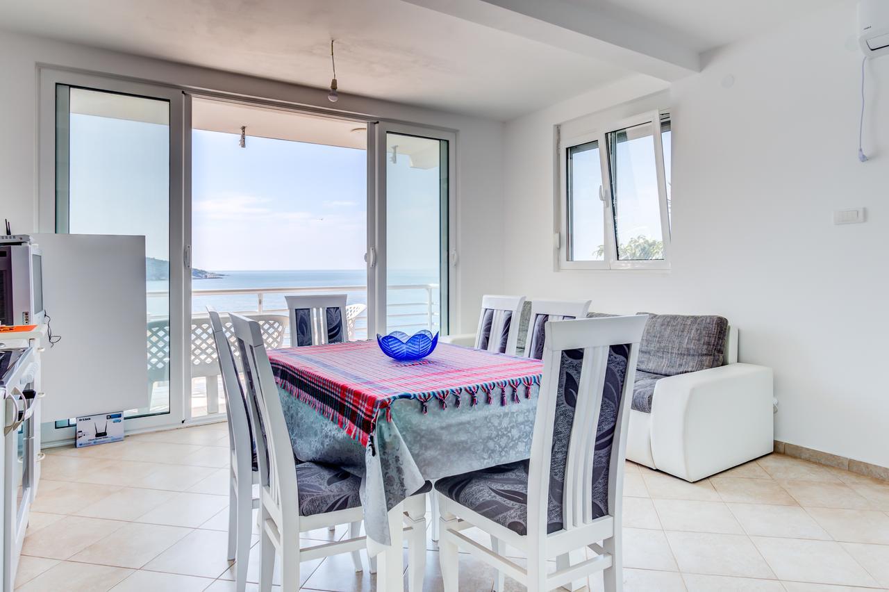 Seaside Apartment Kruce 울친 외부 사진
